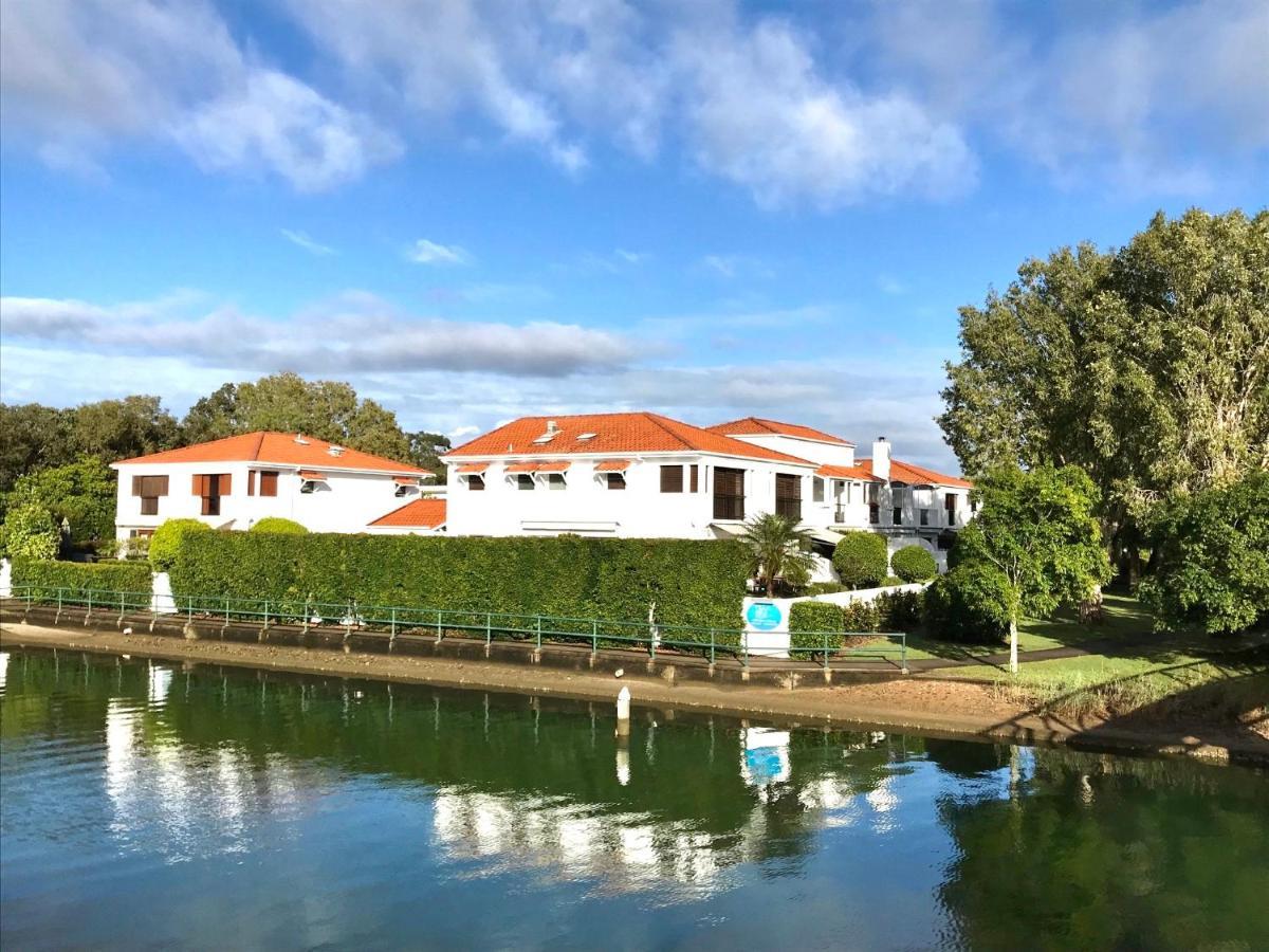 נוסוויל Villa Aqua מראה חיצוני תמונה